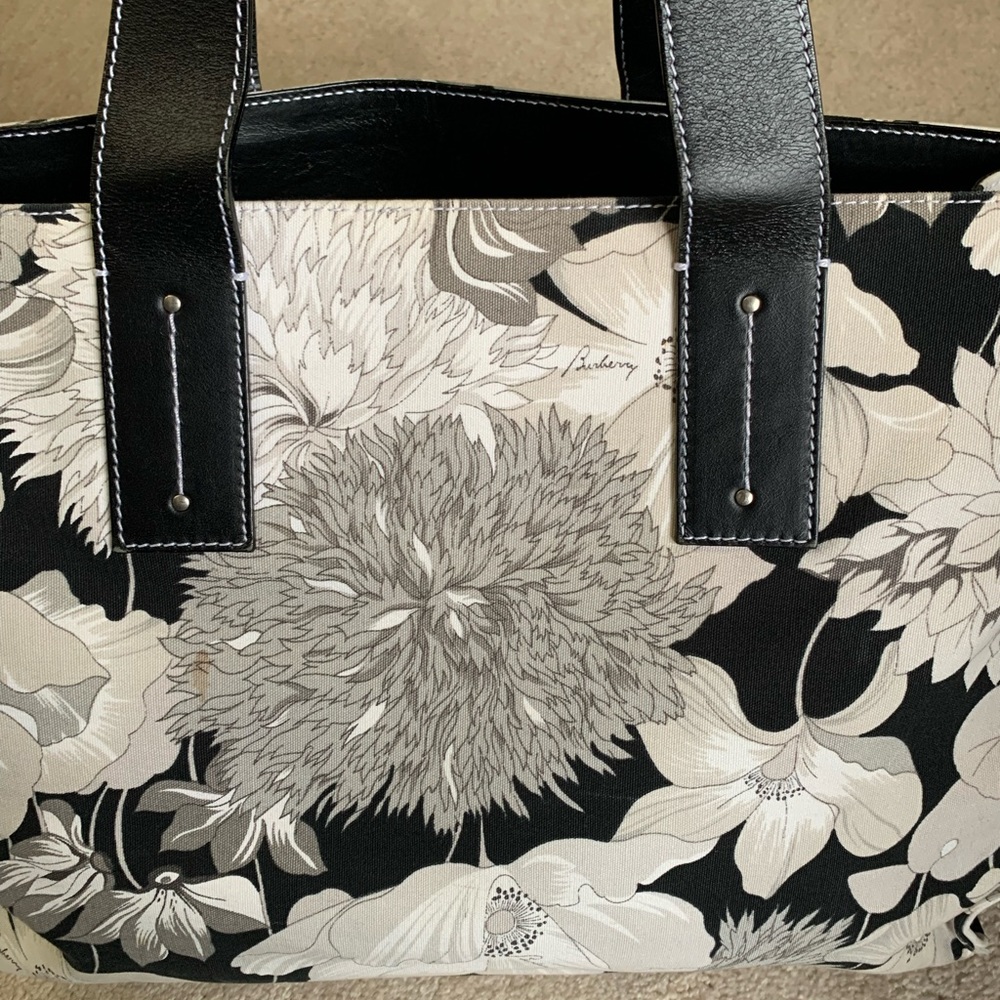 burberry tote - Picture 8 of 9